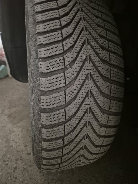 4 броя зимни гуми Vredestein Snowtrac 5 205/55/16