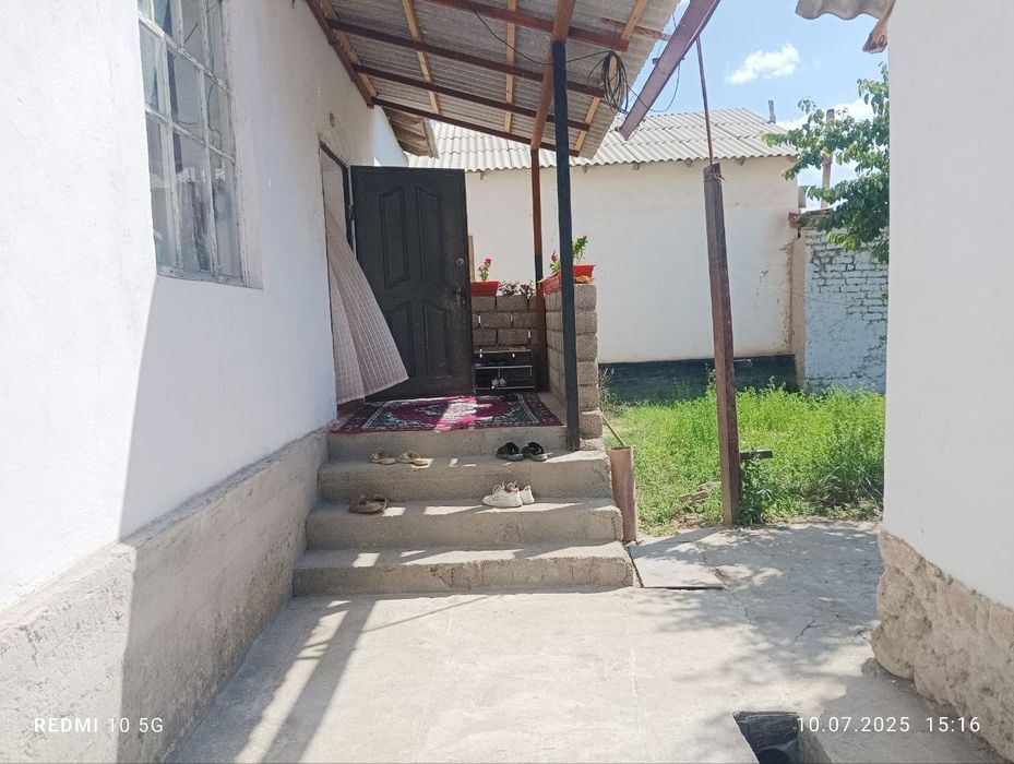 Uy sotiladi Продается дом