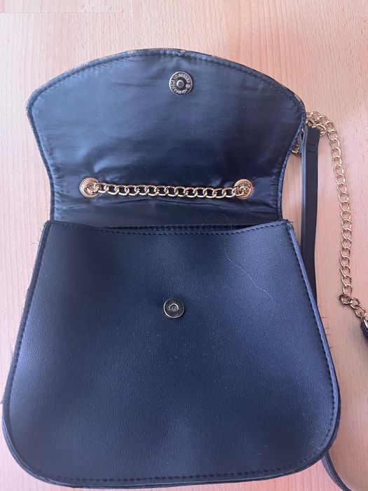 Черна дамска чанта