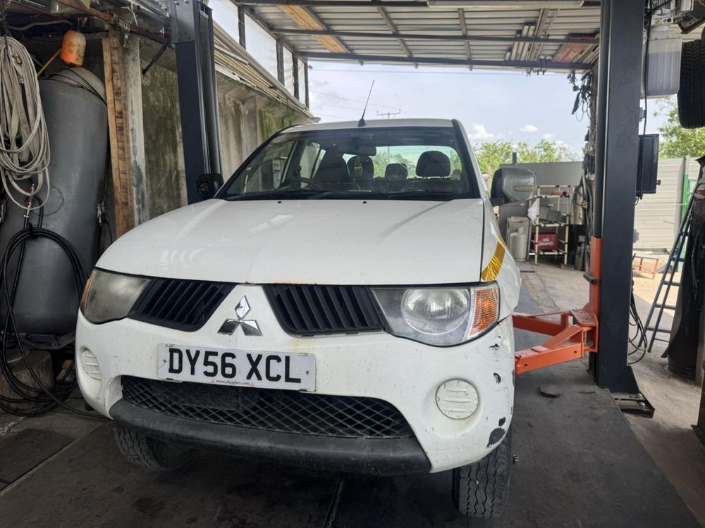 Mitsubishi L200 на части