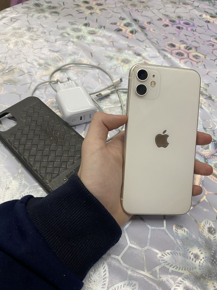 iPhone 11 белый