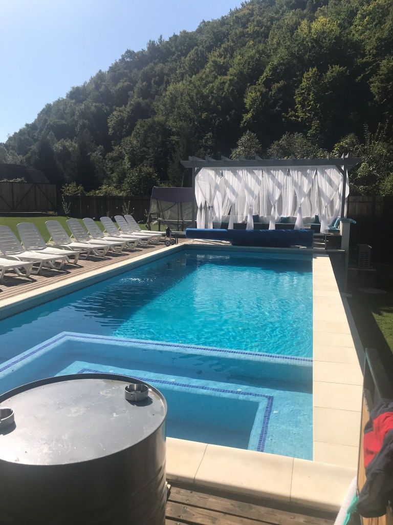 Cabana de închiriat cu piscina și ciubar Valea Ierii Baisoara Cluj