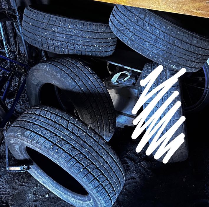 Продам зимнюю резину липучки 185/60/14