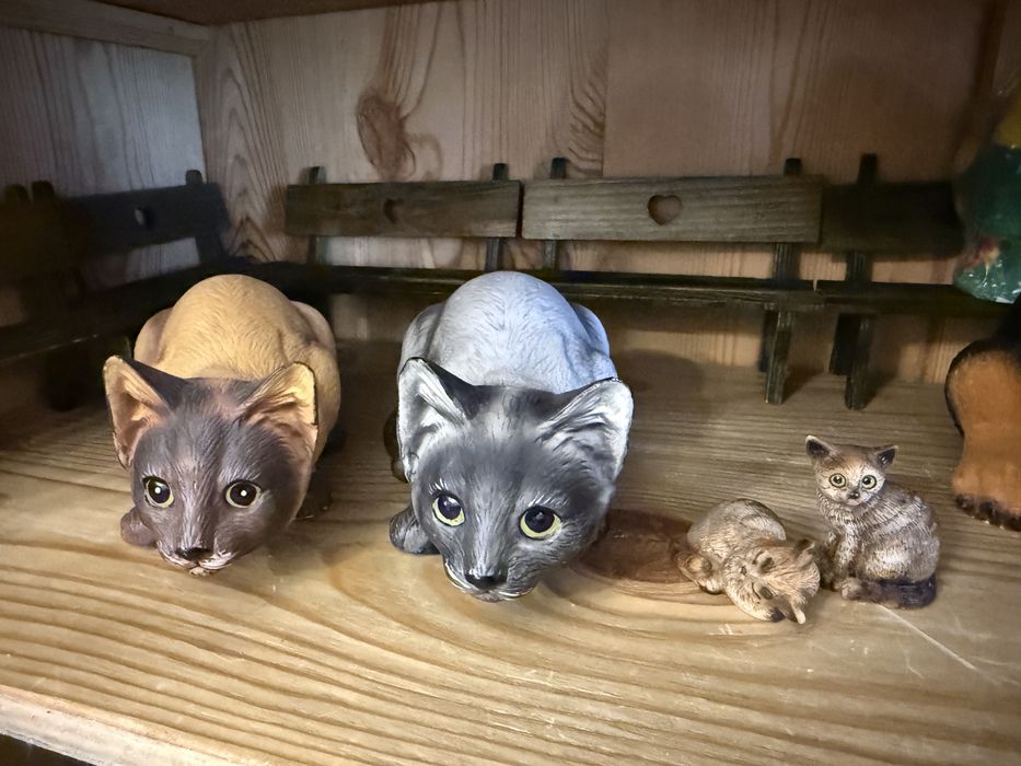 Set figurine pisici decorative din rășină – model realist, vintage