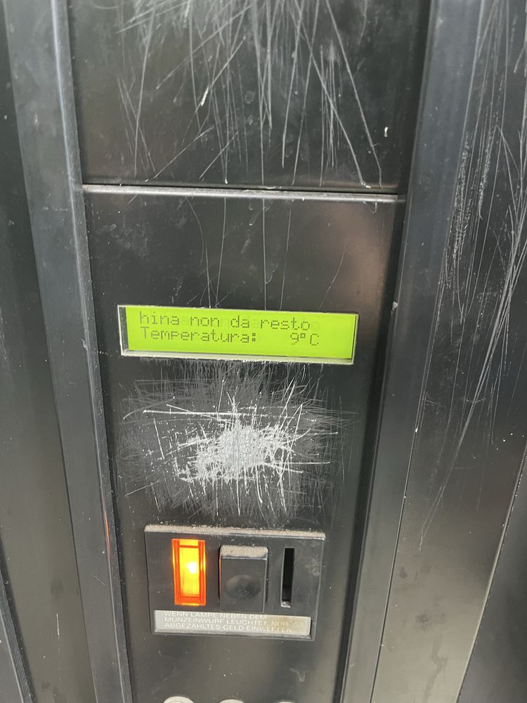 Вендинг автомат Зануси Спринг