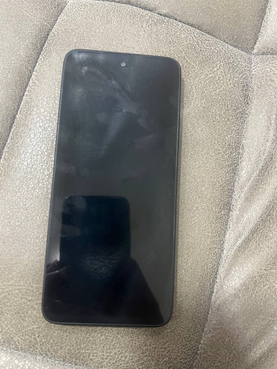 Redmi 12 yengi qirlgan joyi yo karopka dakiment bor yengide