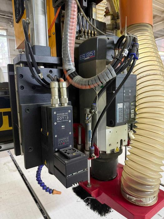 CNC router 4 axe , de mare precizie , masa de lucru 2m x 3m