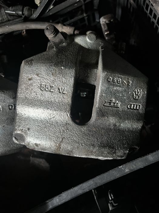 Etrier fata stanga dreapta etrieri suport etrier original vw Passat B6