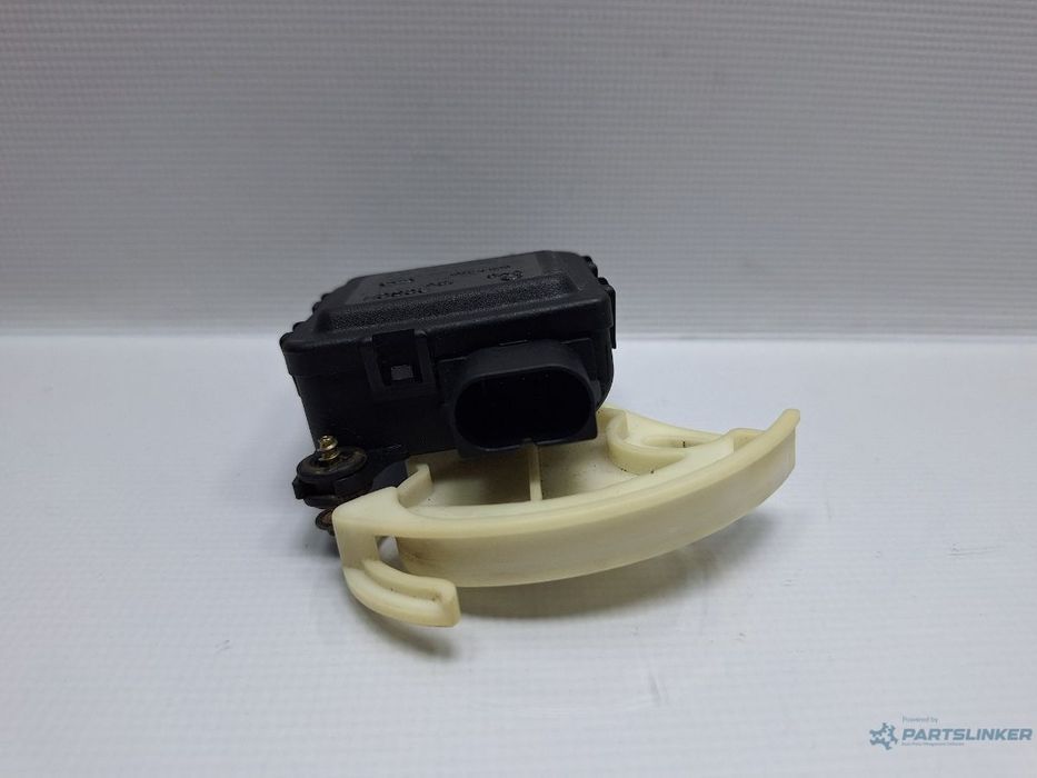 Motoras clapeta aeroterma VOLKSWAGEN PASSAT (3B3) [ 2000 - 2005 ] TDI (AVB) 74KW|101HP OEM 8D1820511E