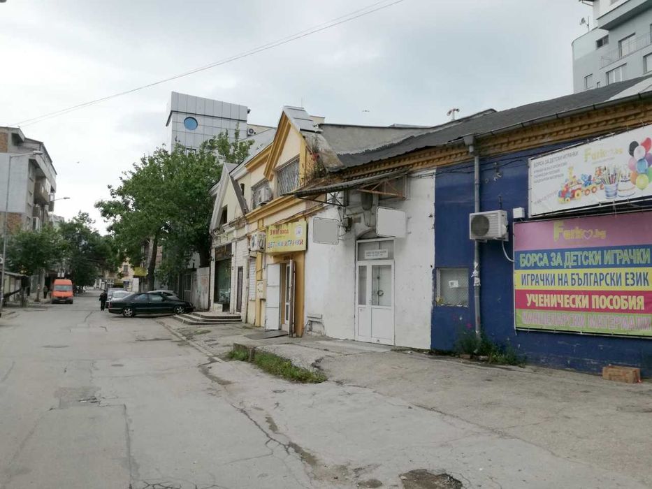 Давам склад под наем