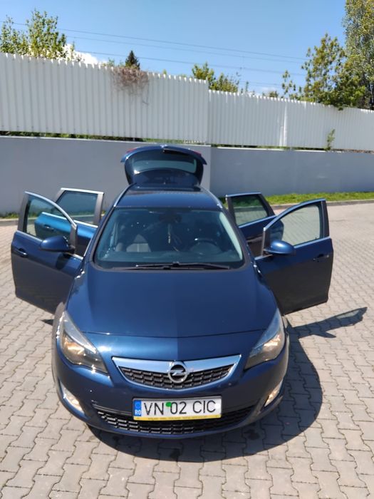 Opel astra j sport turner