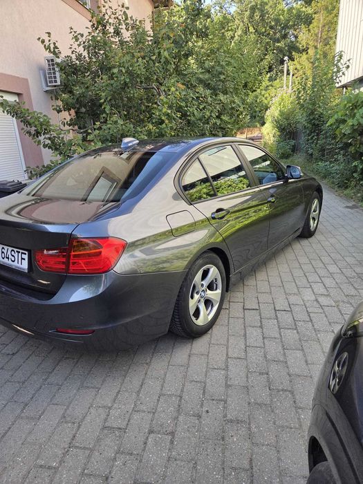 vand BMW seria 320d fara accident