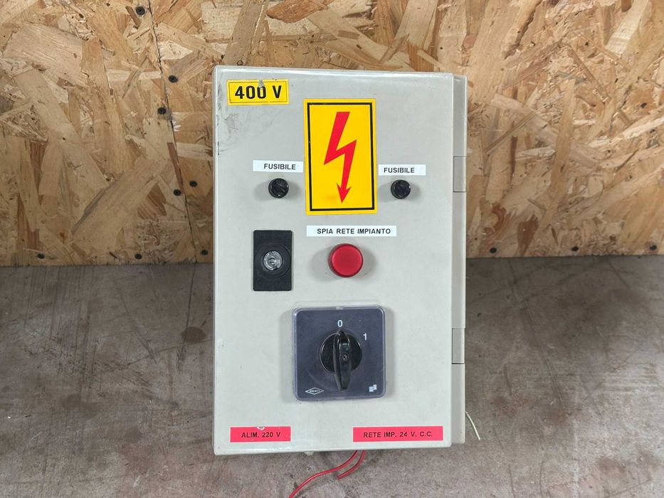 Tablou electric echipat de comanda si distributie