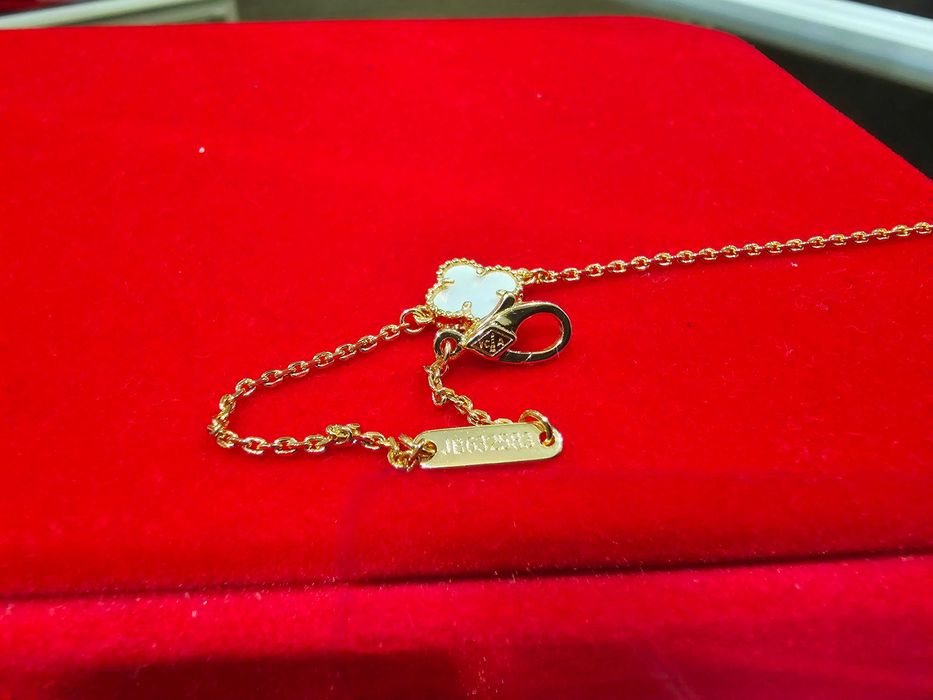 Van Cleef & Arpels VCA Rose Mother Sweet Alhambra Clover Дамска Гривна