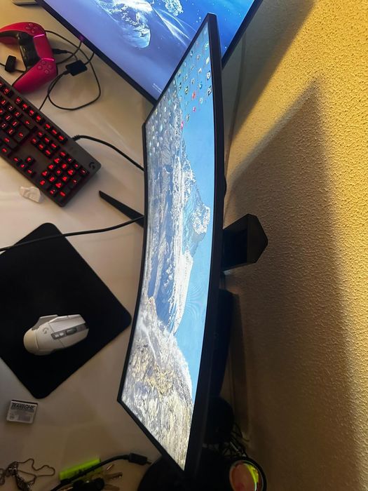 Monitor AOC 144hz 24inch curbat 1ms