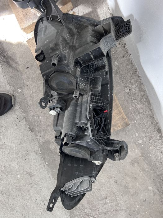 Bara fata spate, far LEad stg dr Renault Kadjar 2015
