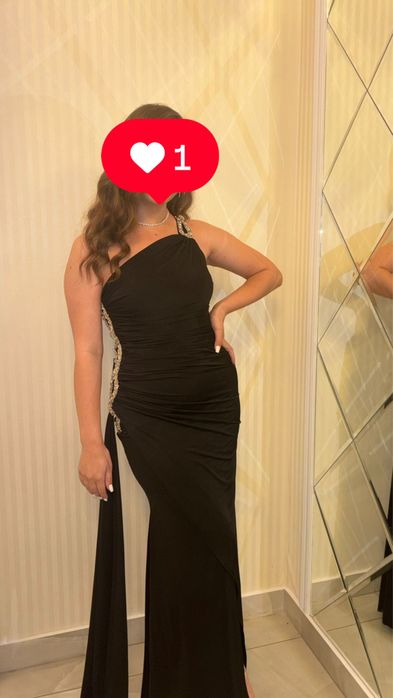 Rochie neagra purtata o singura data
