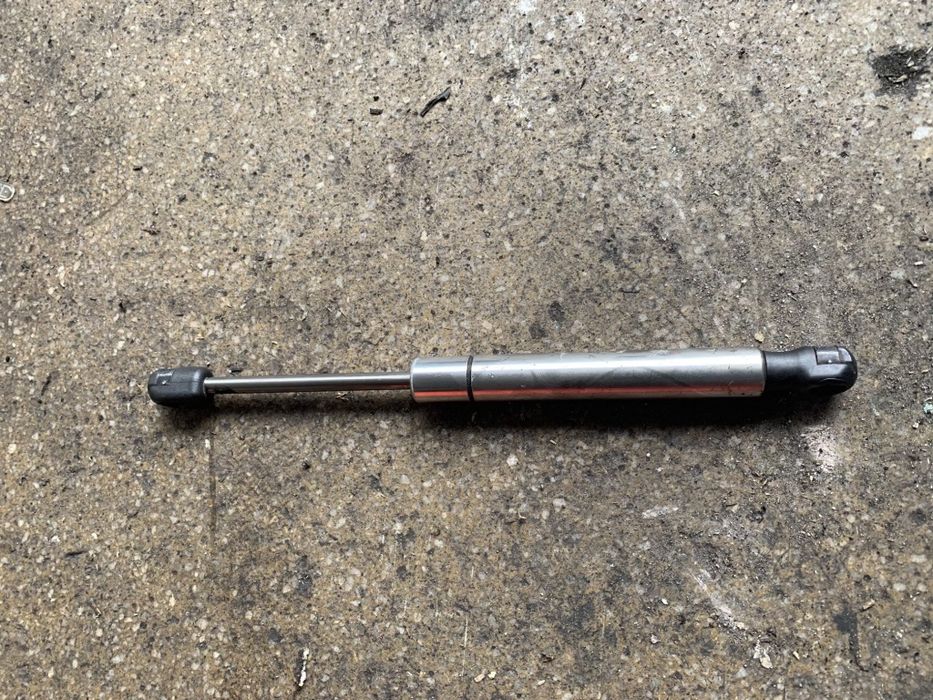 Telescop amortizor capota Vw Passat b5 2002