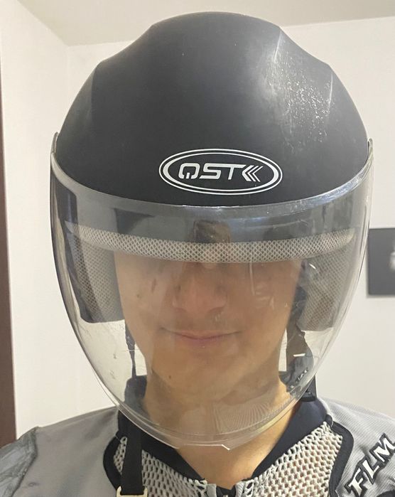 Cască moto, scuter , trotinetă… etc