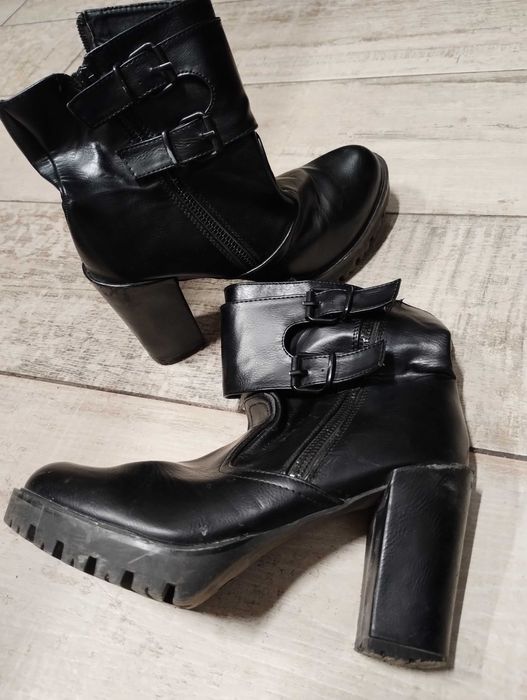 Дамски черни боти