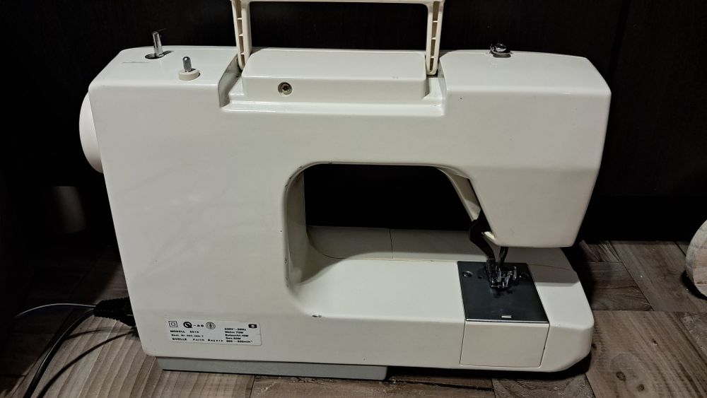 Mașină de cusut Privileg