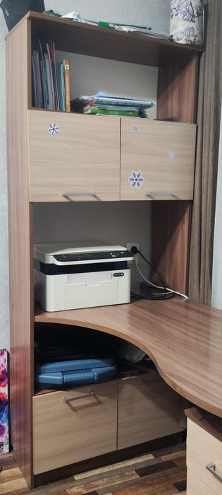 Компьютерный стол + шкаф