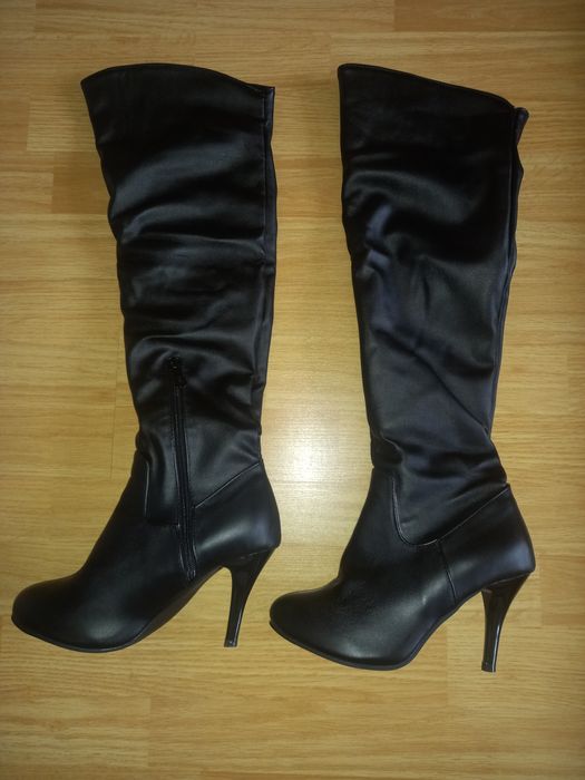 Cizme cu toc nr.37
