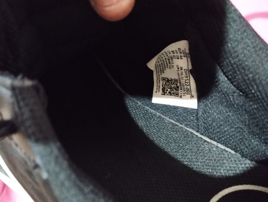 Vând sau schimb ce se vede