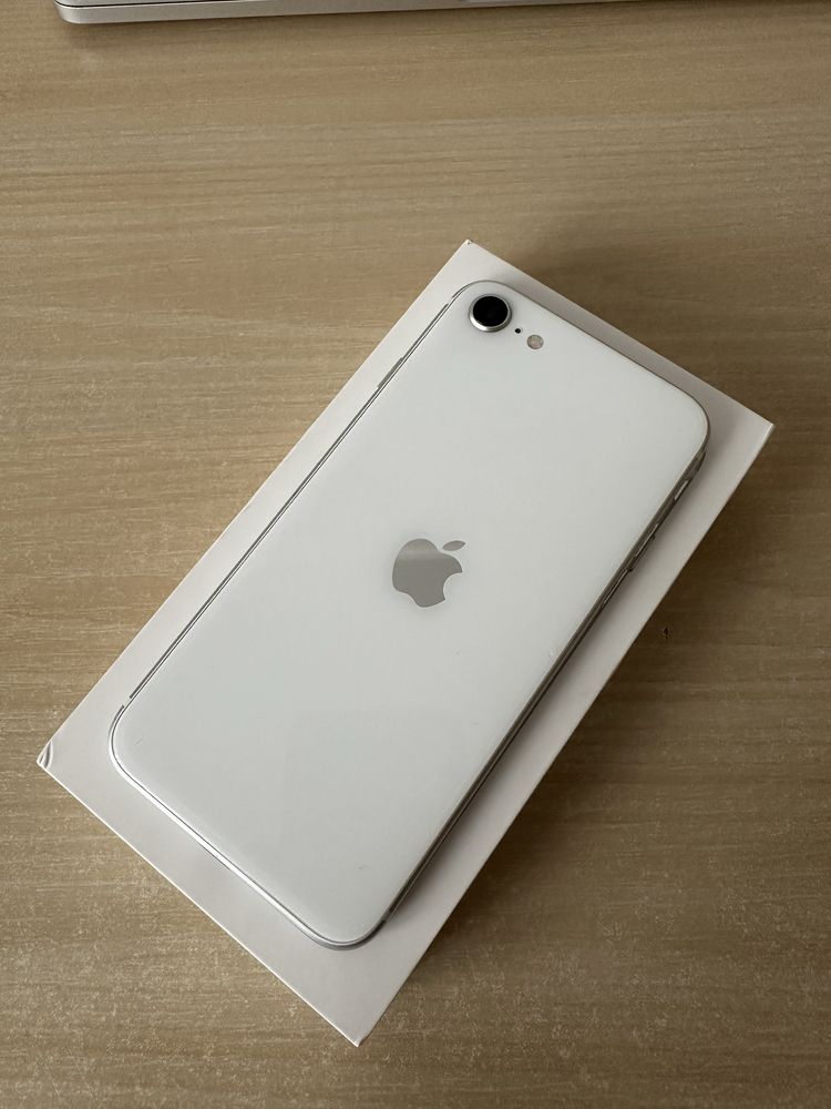 Iphone SE 2020 белый