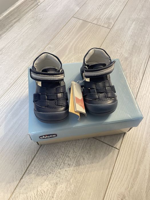 Бебешки обувки chicco