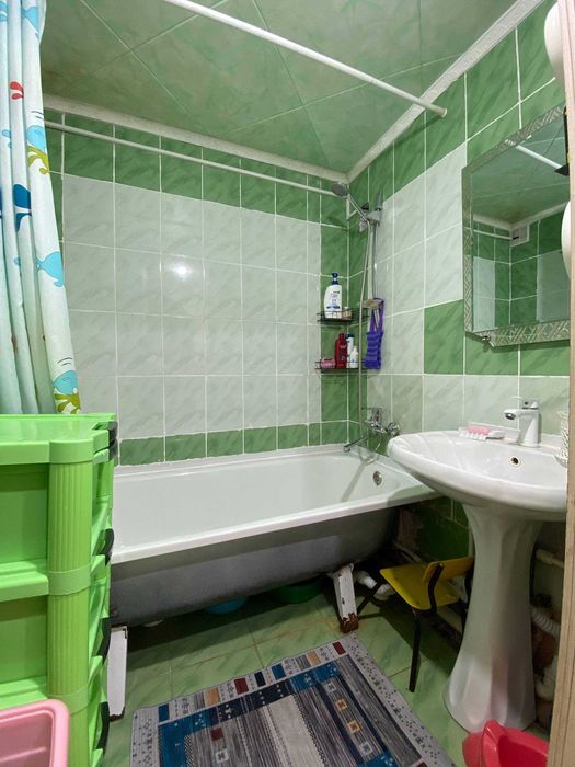 Продам 4х, УП, 8 мкр. 4 этаж