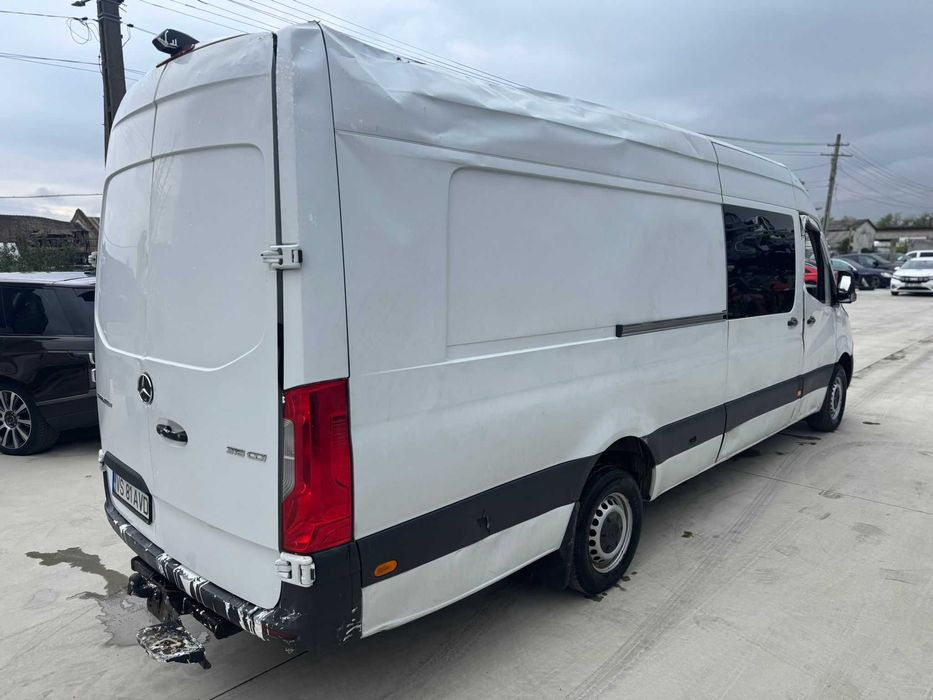 Mercedes Sprinter 2021 8+1 locuri,marfa 2,2 E6 avariat lovit avariate