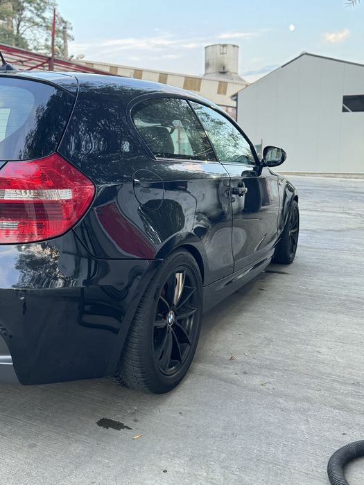Vand bmw seria 1 , 2.0 d , 2010 , manuala 6+1