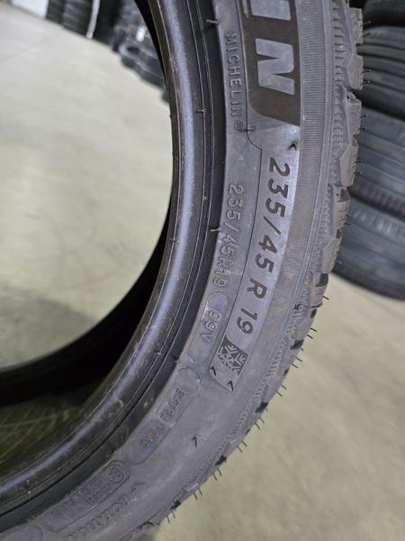 235/45/19 MICHELIN 4бр