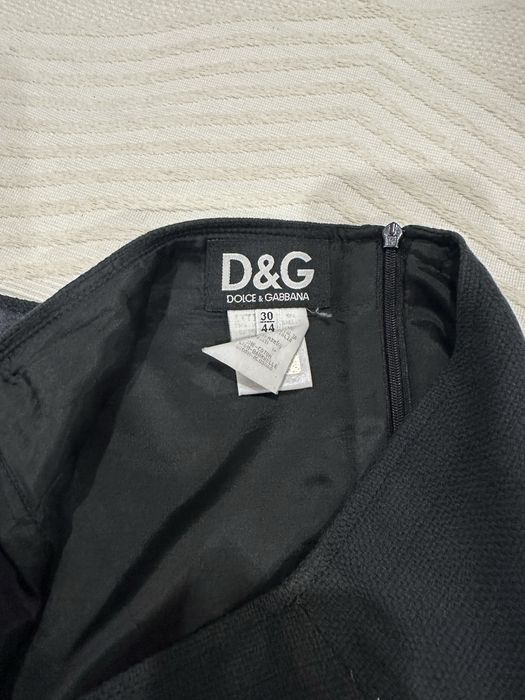 Къса пола с маргаритки на Долче и Габана