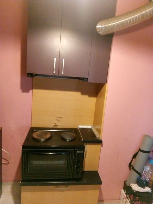 Продавам, шкафове, бюра, секции