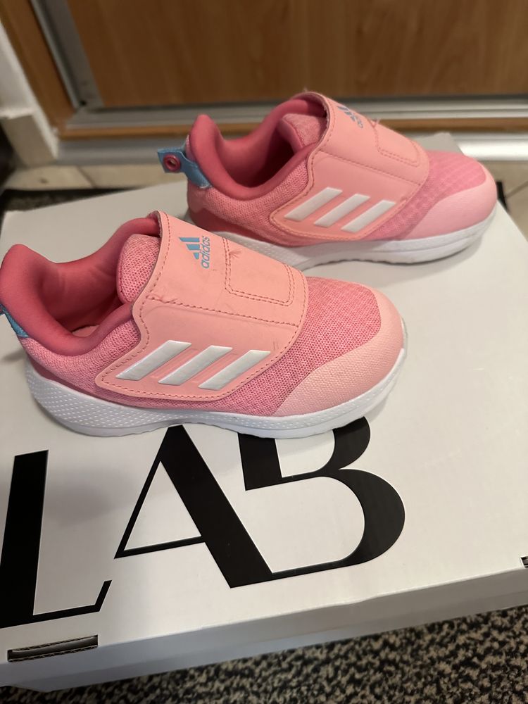 Adidasi ADIDAS marimea 26