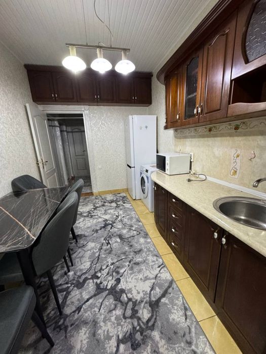 Продается 2 комнатная квартира. Юнусабад-11. ТЦ Мегапланет