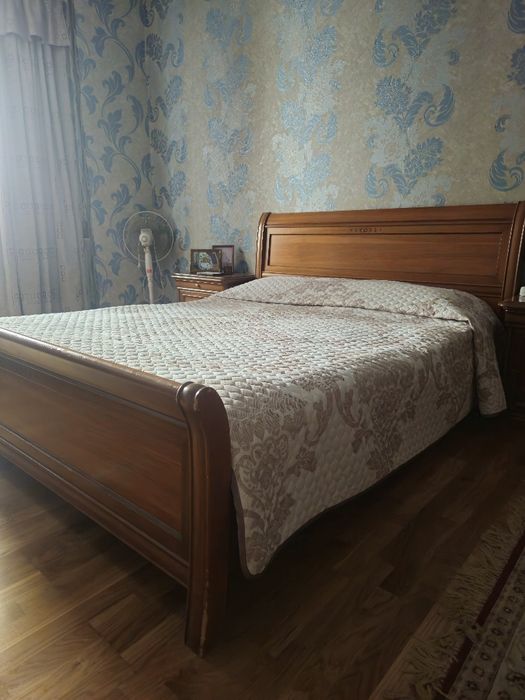Продам спальний гарнитур.