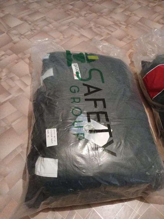 Продаются зимняя спец одежда