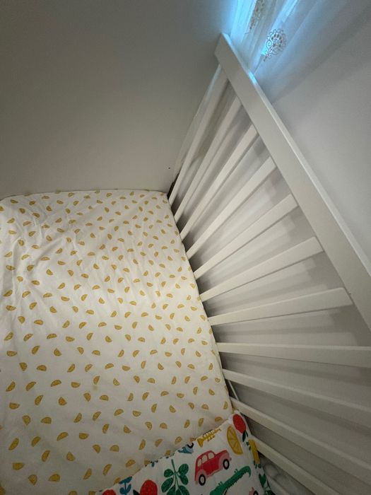 Vând pătuț și saltea - stare excelentă