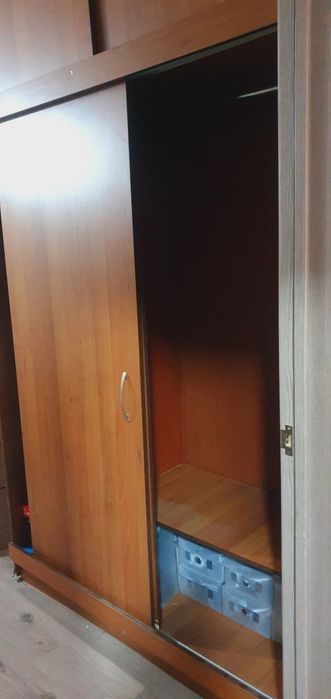 Шкаф в спальню или прихожая