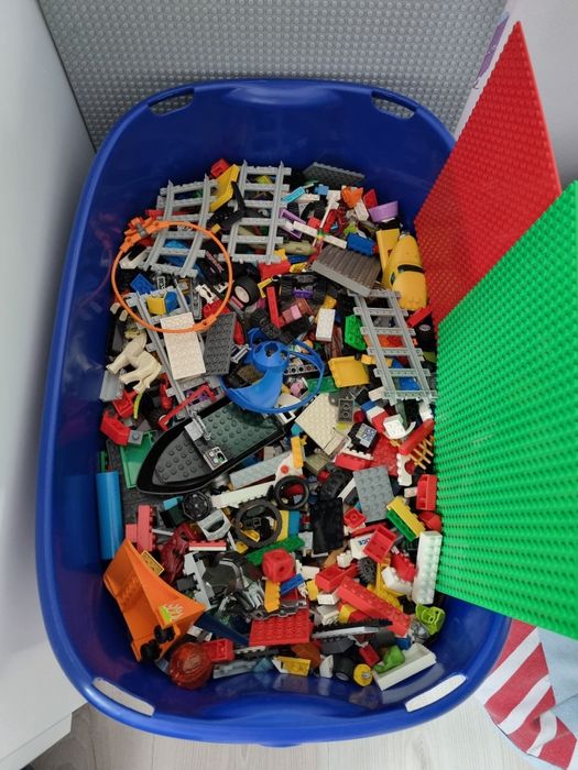 Vand lego cu planșe si cutie