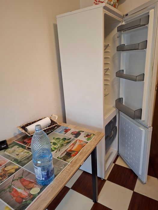 Direct proprietar inchiriez apartament cu 2 camere Parcul Sebastian