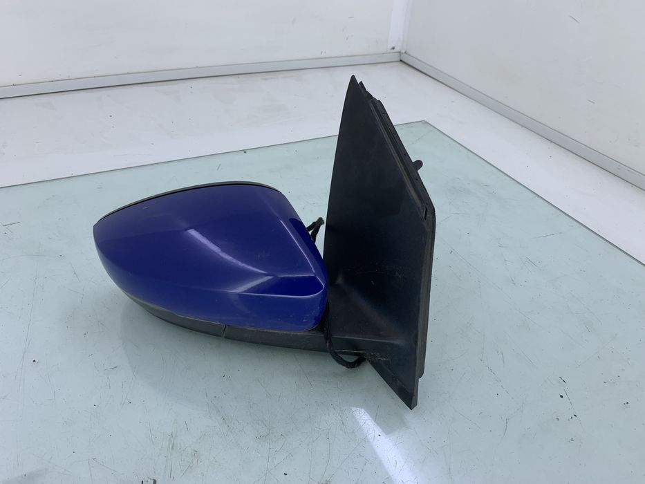 Dezmembrez Oglinda dreapta de pe VW POLO 6R 2012