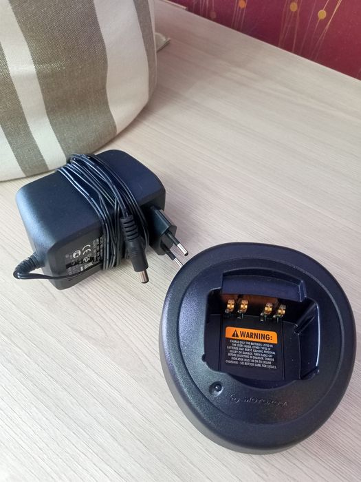 Зарядное устройство для рации Motorola