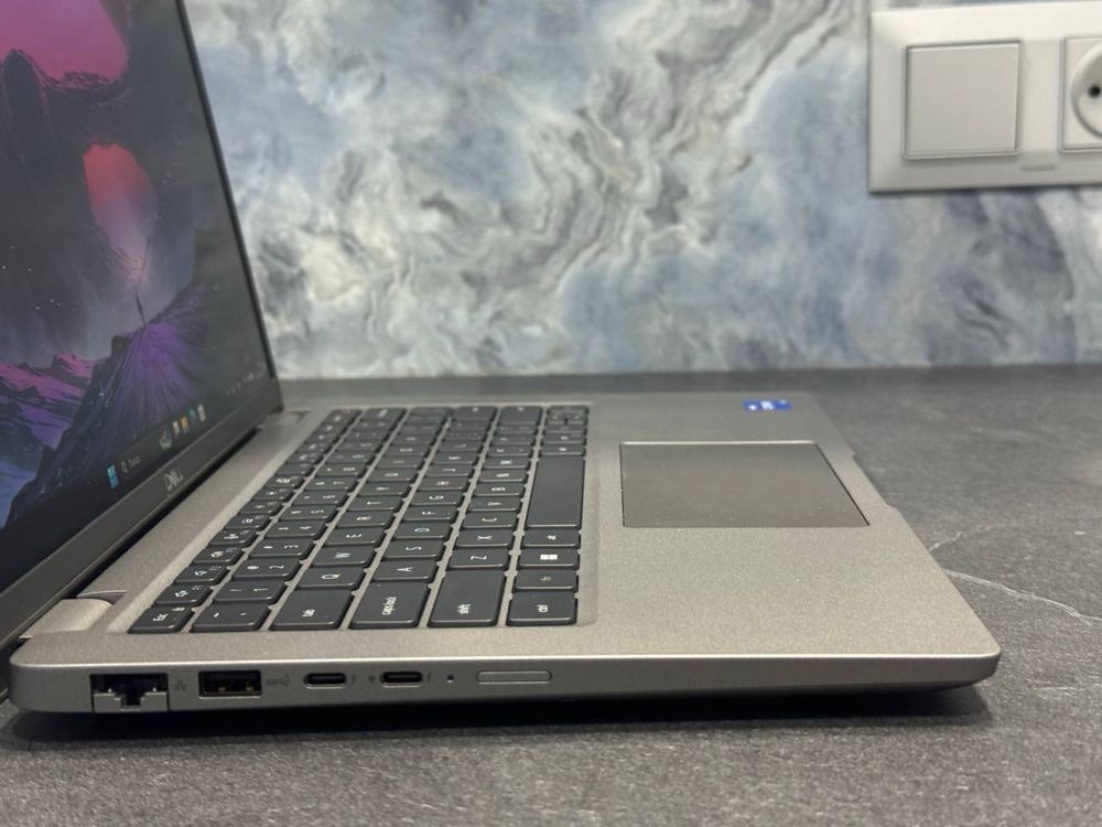Dell latitude 5410 i5-1350P(12ядер/16потоков)/DDR5-16GB/256 SSD M2