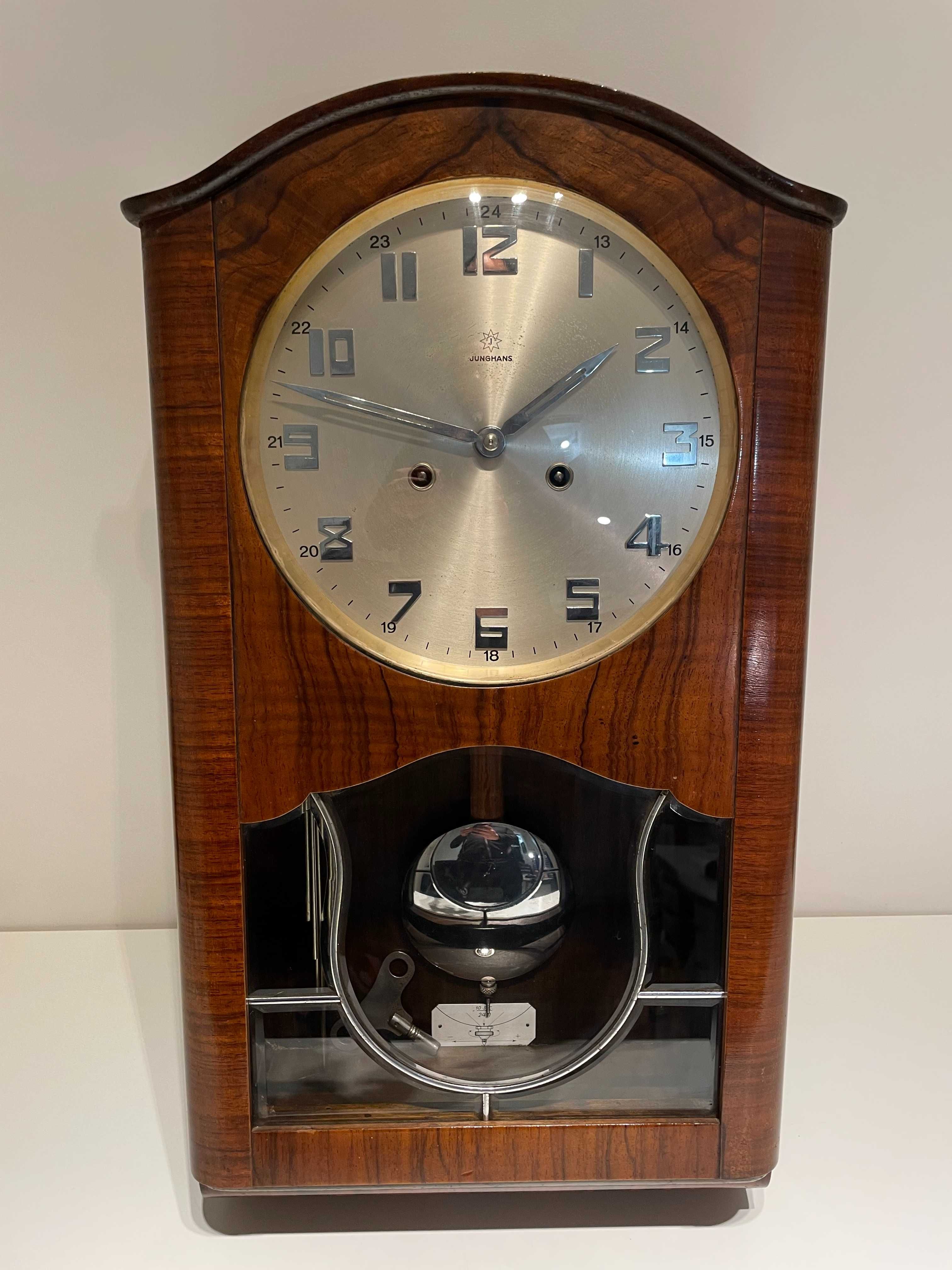 Продавам работещ втора световна война немски стенен часовник"Junghans"