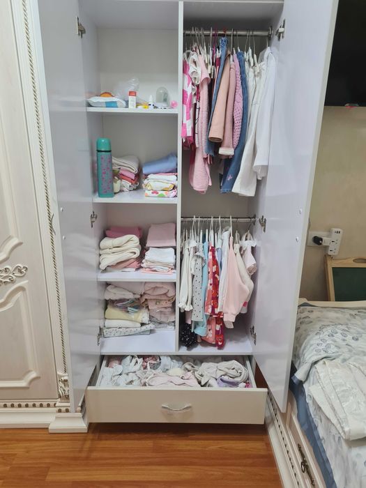 детский кровать и шкаф