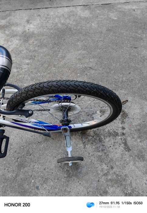 Детско колело 20 цола много малко ползвано, като ново.